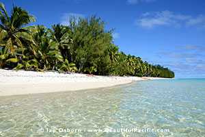 beach on aitutaki island